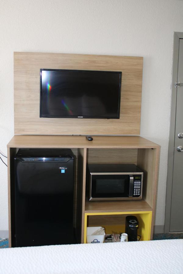 Days Inn By Wyndham Waco University Area Εξωτερικό φωτογραφία