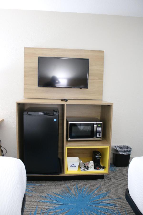 Days Inn By Wyndham Waco University Area Εξωτερικό φωτογραφία