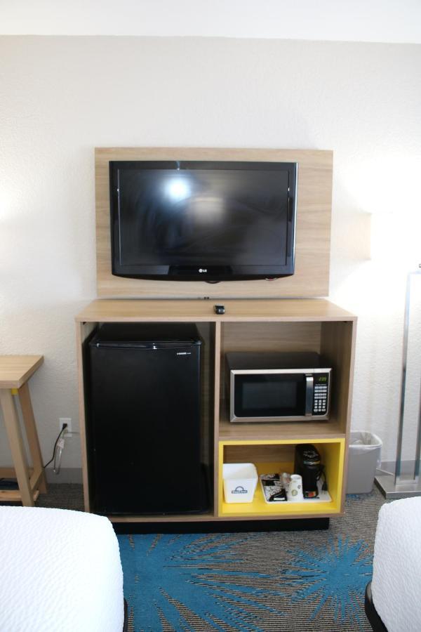 Days Inn By Wyndham Waco University Area Εξωτερικό φωτογραφία