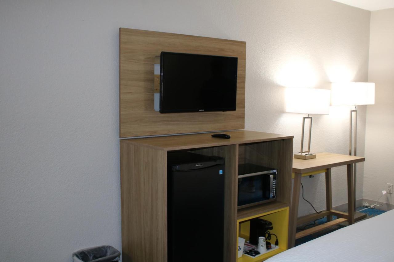 Days Inn By Wyndham Waco University Area Εξωτερικό φωτογραφία