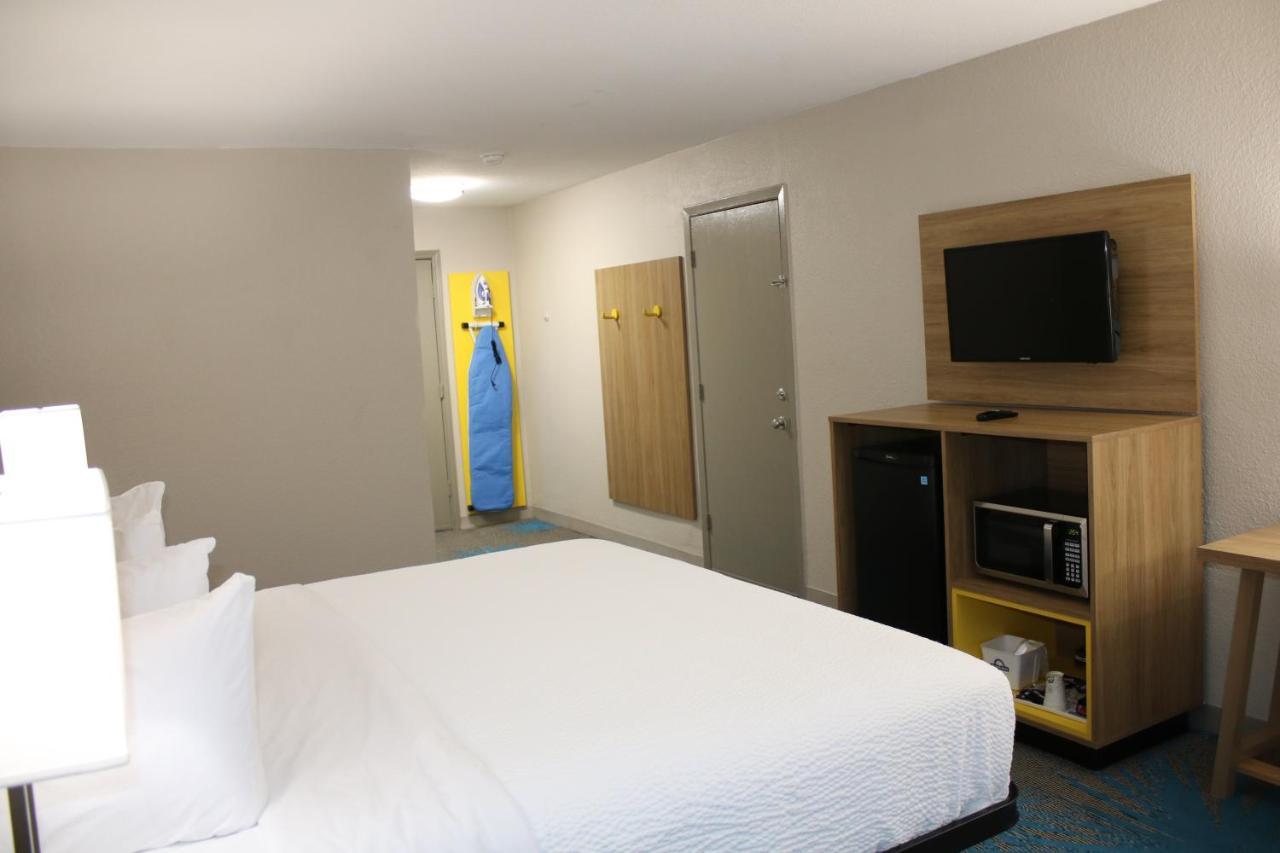 Days Inn By Wyndham Waco University Area Εξωτερικό φωτογραφία