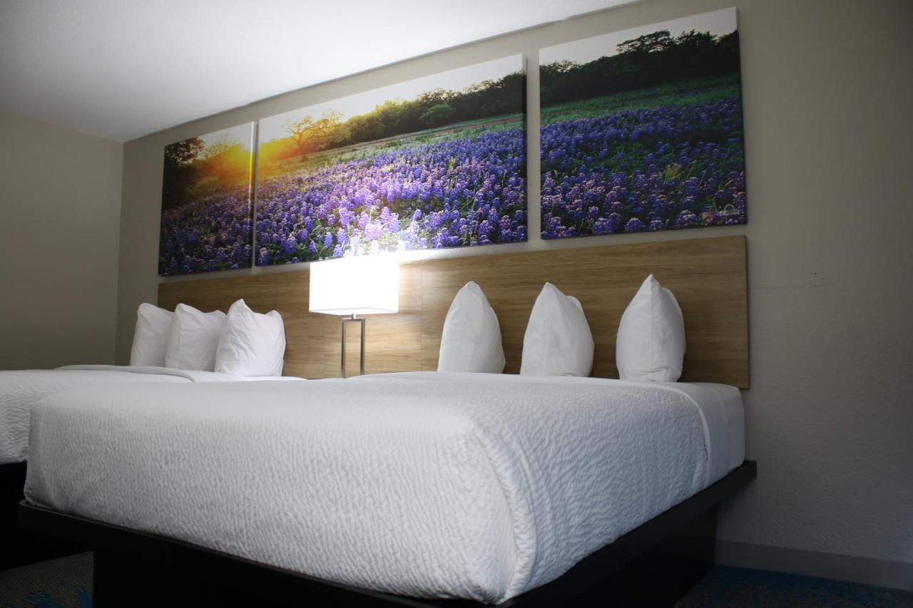 Days Inn By Wyndham Waco University Area Εξωτερικό φωτογραφία