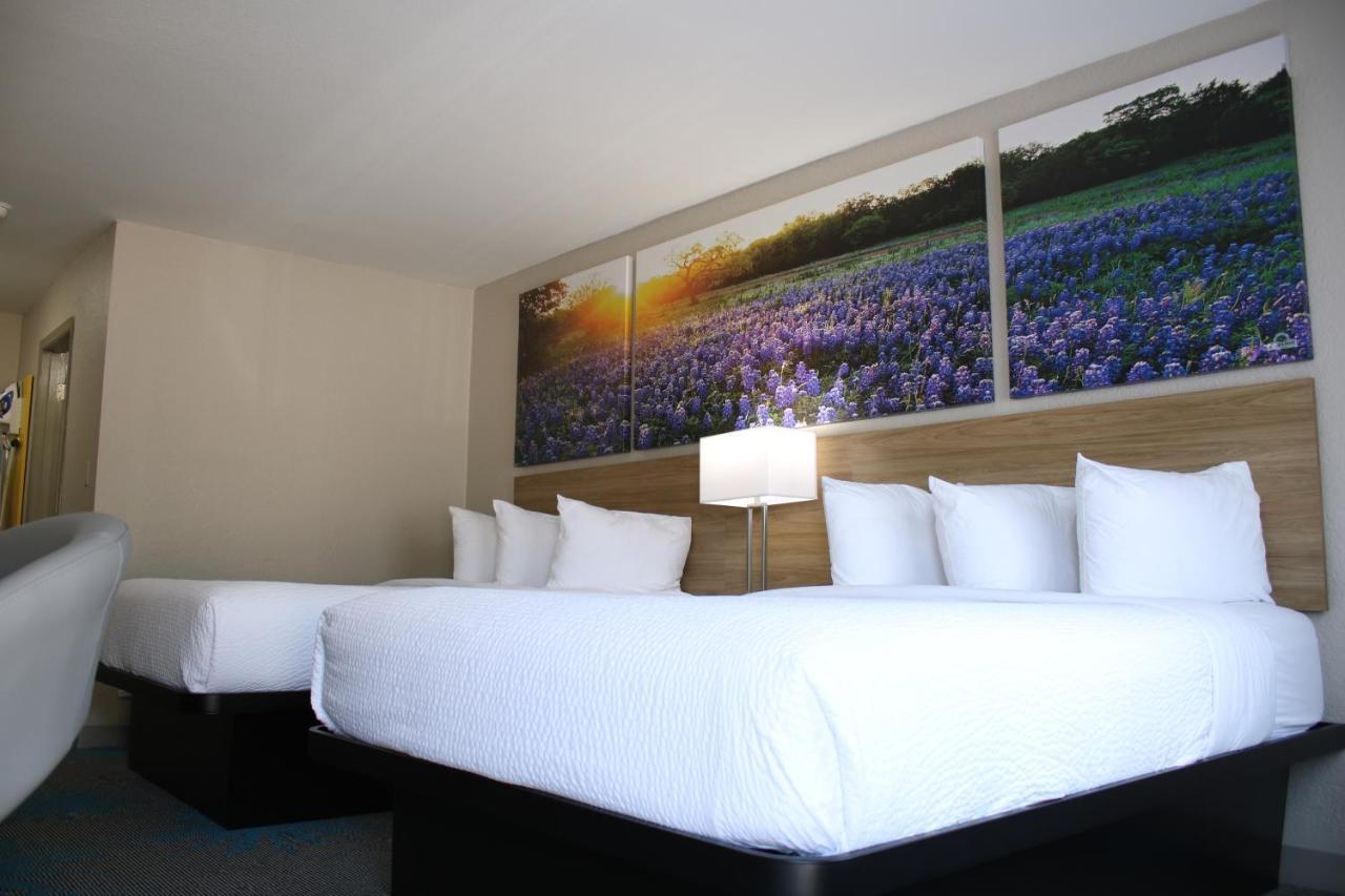 Days Inn By Wyndham Waco University Area Εξωτερικό φωτογραφία