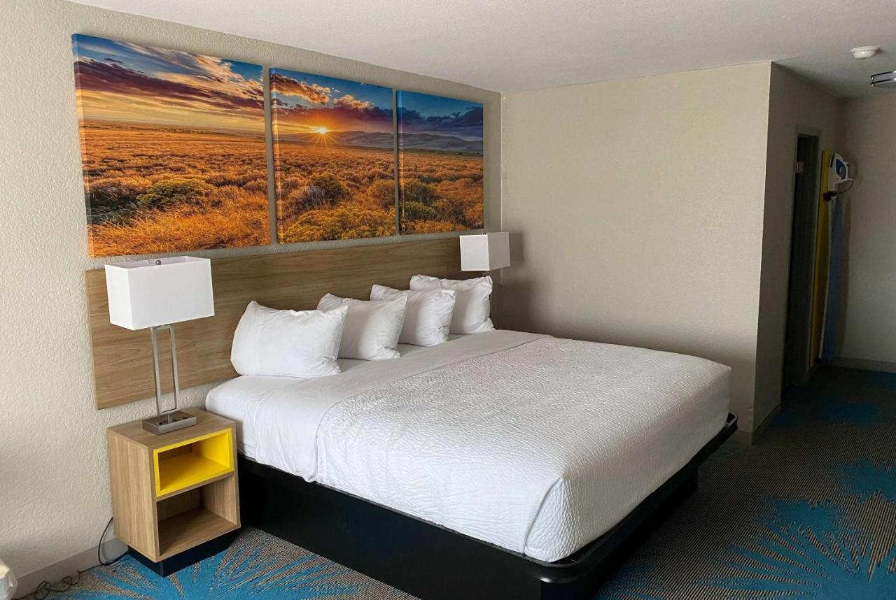 Days Inn By Wyndham Waco University Area Εξωτερικό φωτογραφία