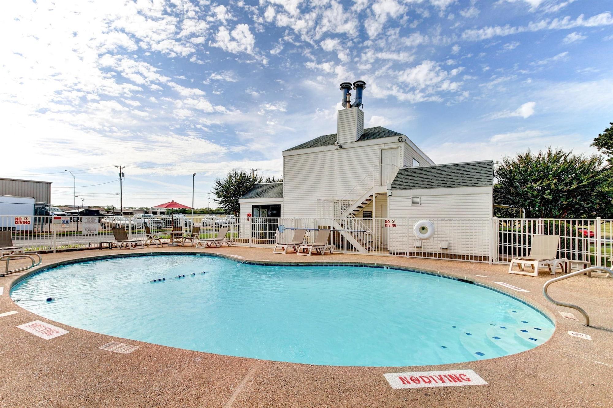 Days Inn By Wyndham Waco University Area Εξωτερικό φωτογραφία