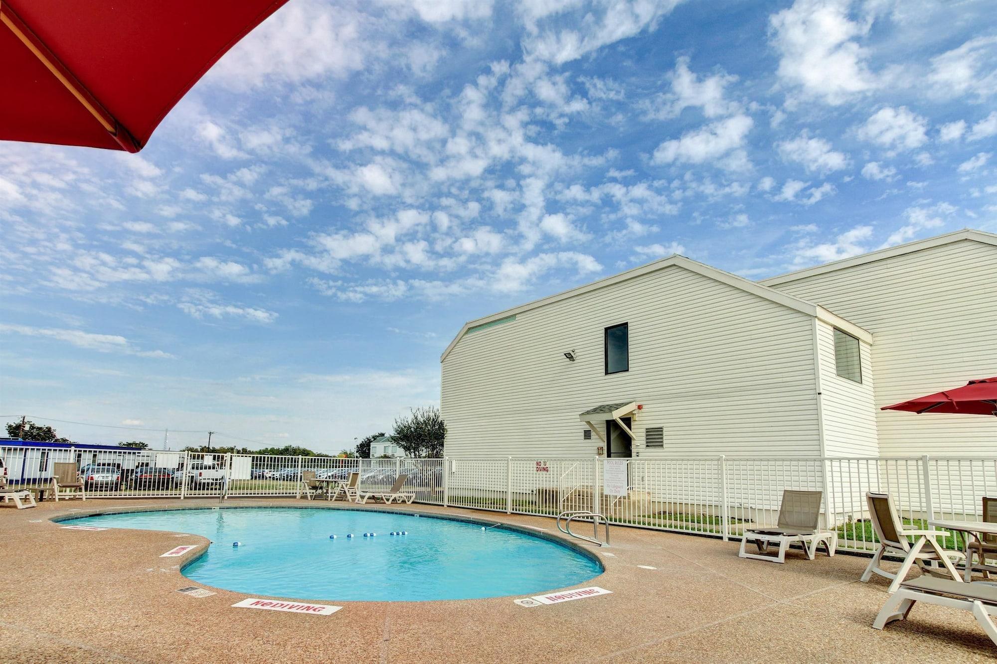 Days Inn By Wyndham Waco University Area Εξωτερικό φωτογραφία