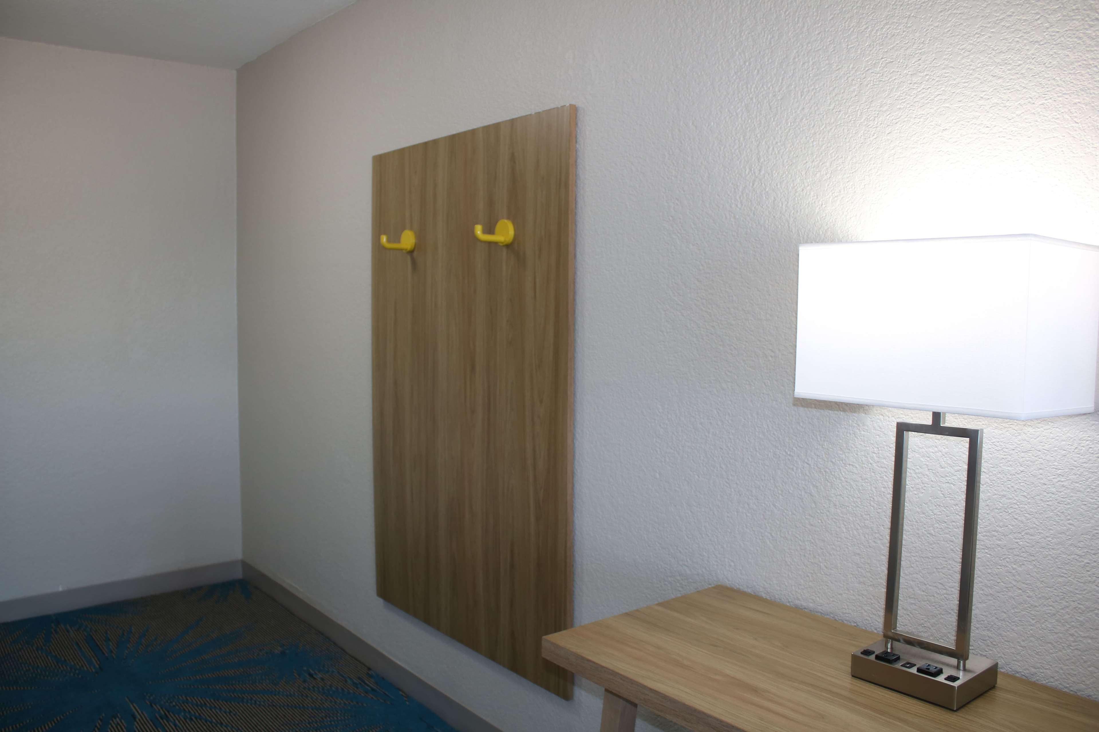 Days Inn By Wyndham Waco University Area Εξωτερικό φωτογραφία