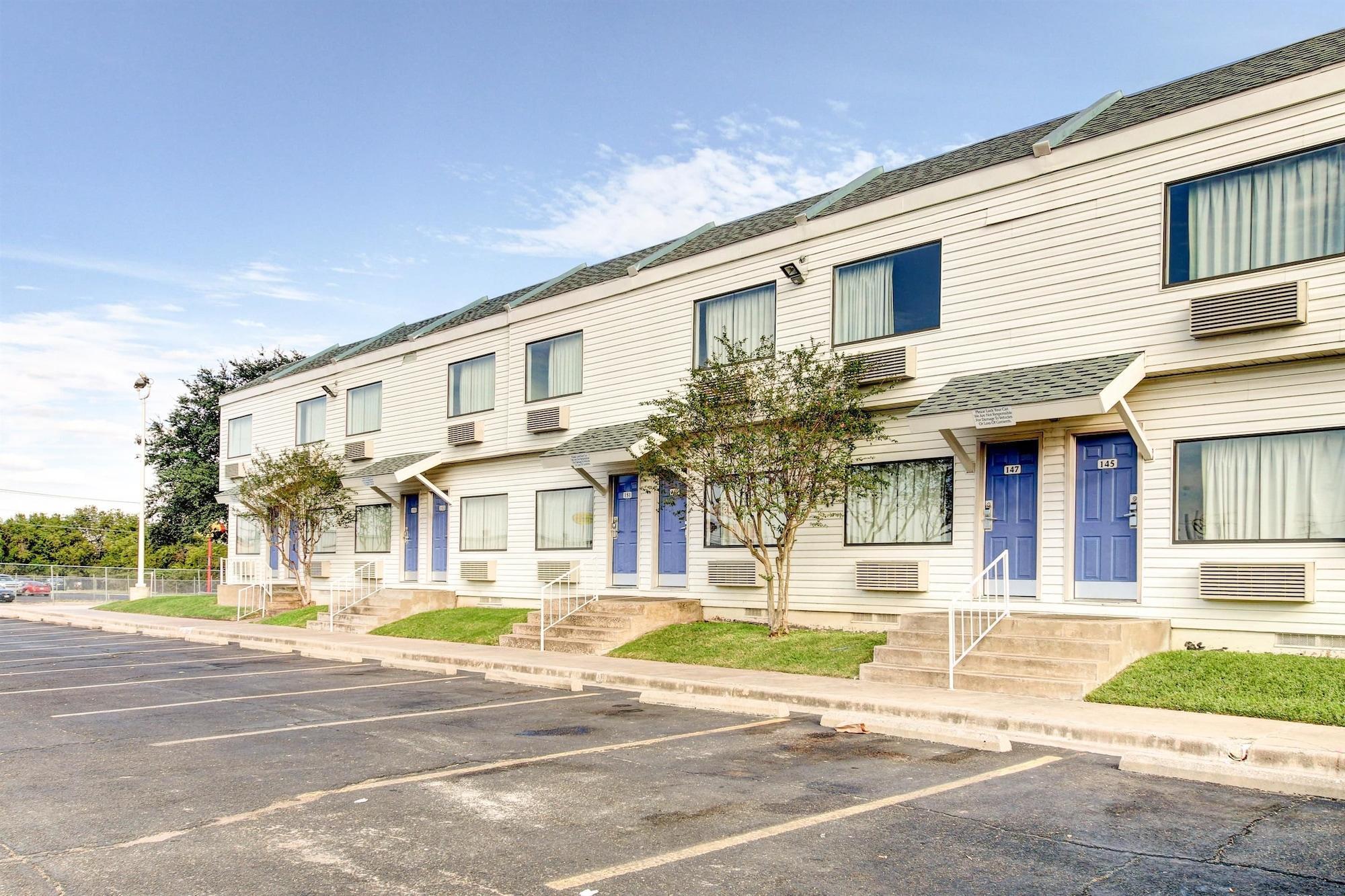 Days Inn By Wyndham Waco University Area Εξωτερικό φωτογραφία