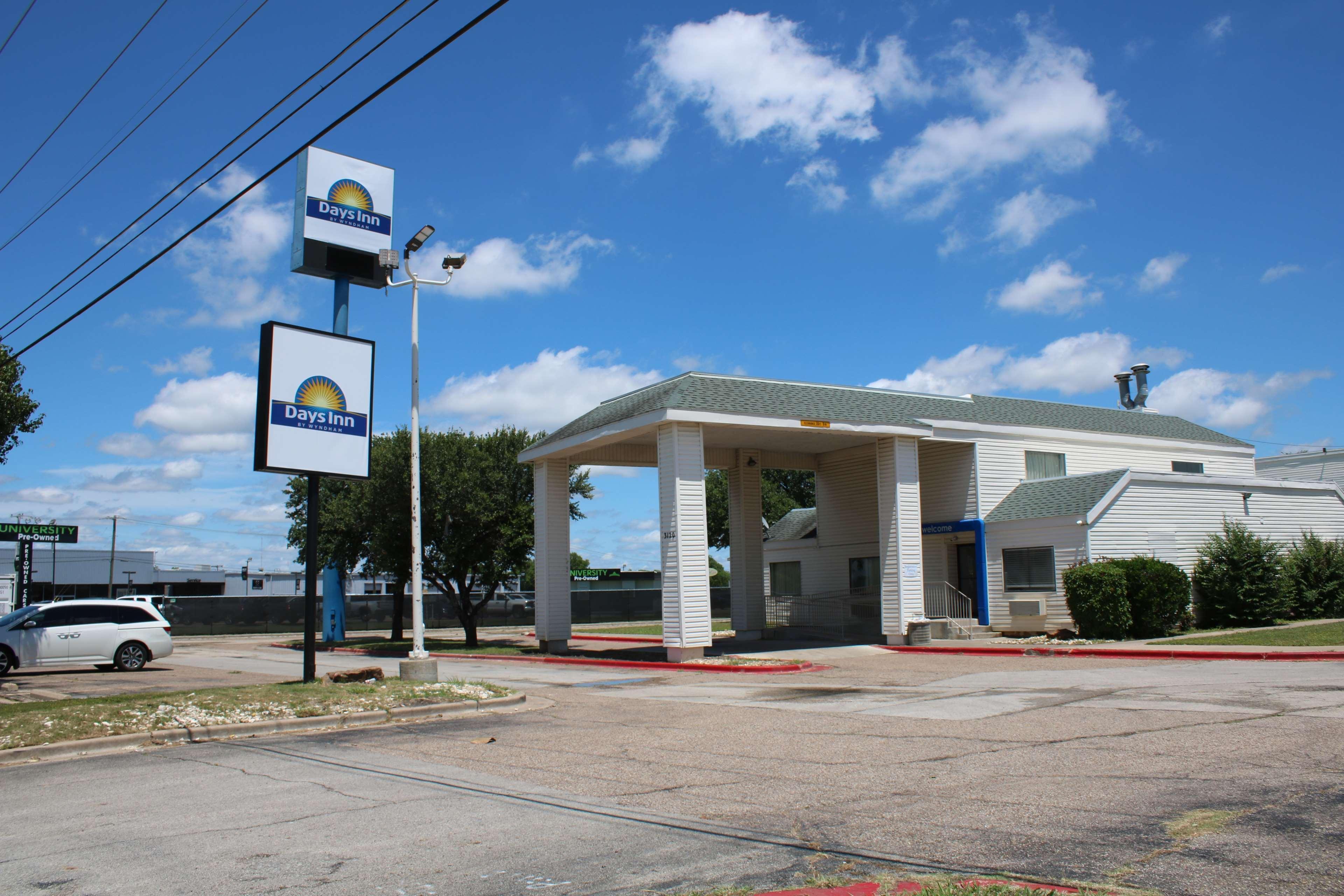 Days Inn By Wyndham Waco University Area Εξωτερικό φωτογραφία
