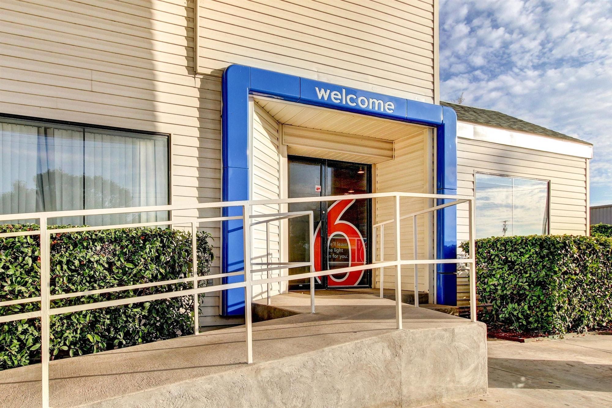 Days Inn By Wyndham Waco University Area Εξωτερικό φωτογραφία