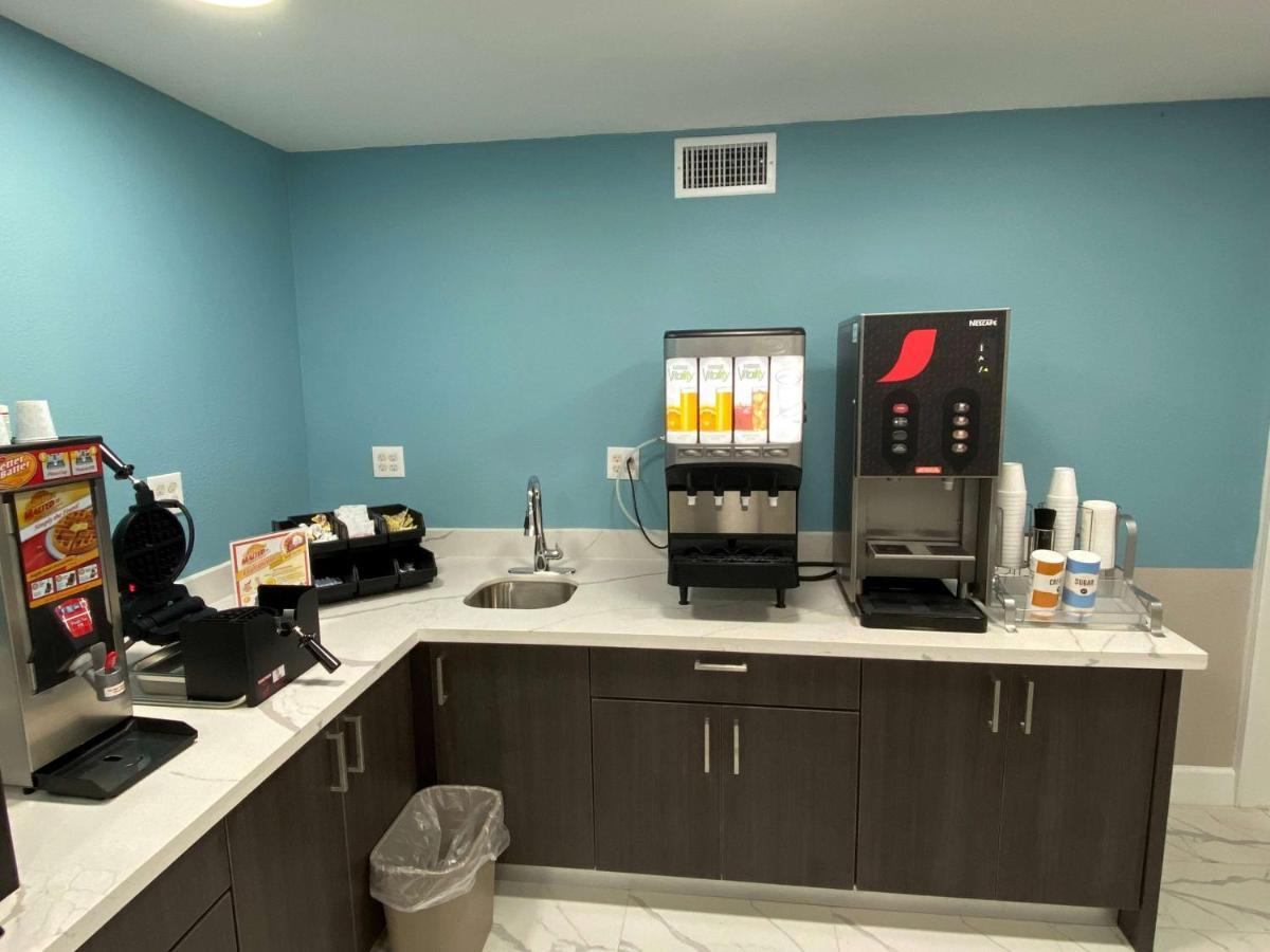 Days Inn By Wyndham Waco University Area Εξωτερικό φωτογραφία