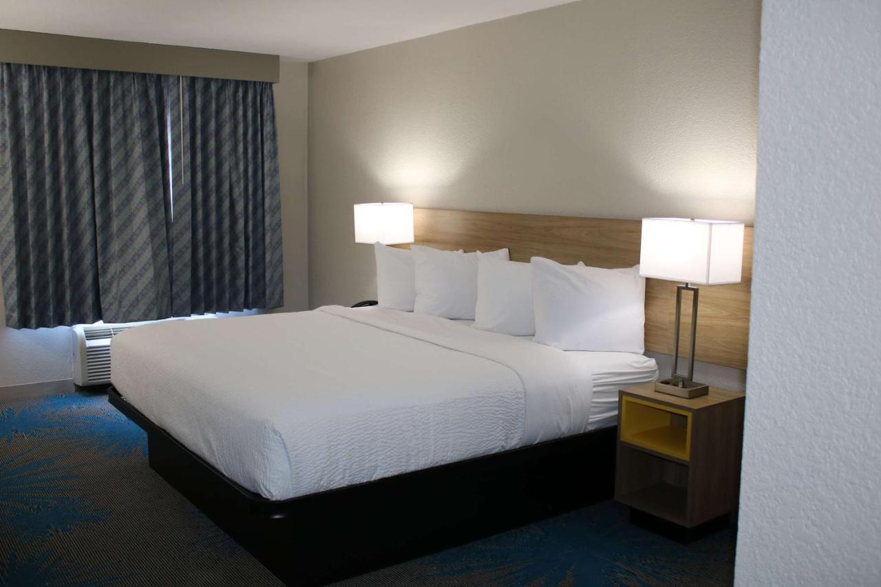 Days Inn By Wyndham Waco University Area Εξωτερικό φωτογραφία